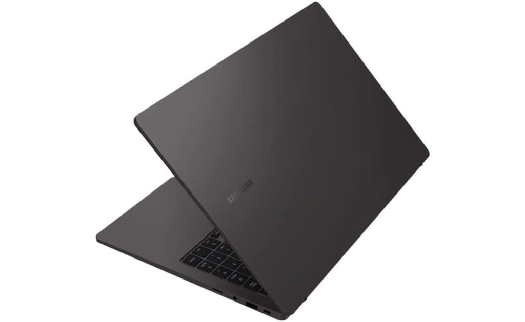 Samsung Galaxy Book2 Intel Core i7-1255U é bom e possui uma tela que pode ser dobrada em até 360 graus.