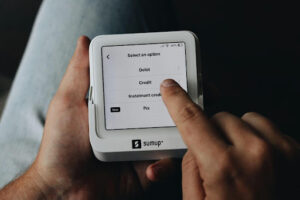 Pix vs. Stablecoins A Verdadeira Guerra dos Pagamentos