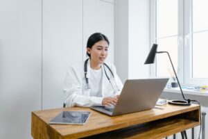 R+ de Mastologia: como organizar os estudos quando a rotina está apertada?